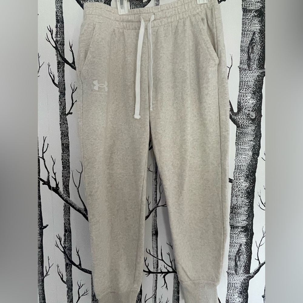 Under Armour Beige Drawstring Fleece Joggers